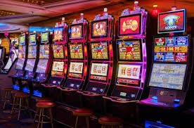 hujantoto slot app showing withdrawal process and DANA payment option